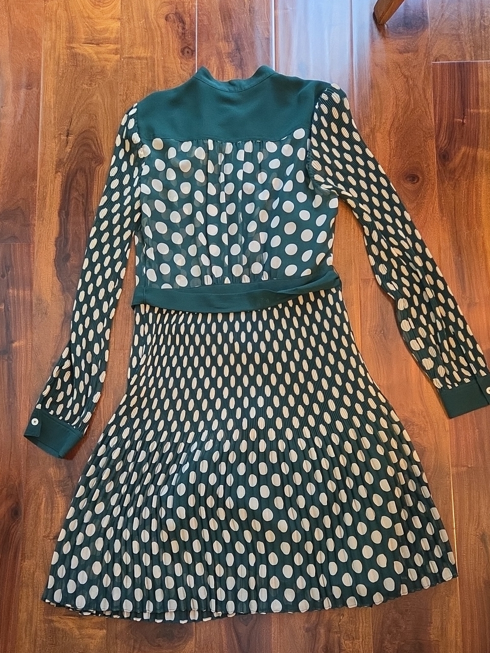 LK Bennett Cora Green And Cream Spotted Pleated Dress - Picture 15 of 16